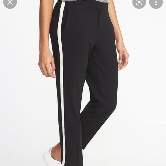 NWT Old Navy Mid rise pull on pant - Picture 3 of 9